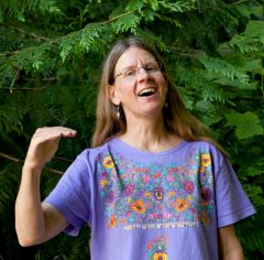 gretchen-leading-song-500pxw